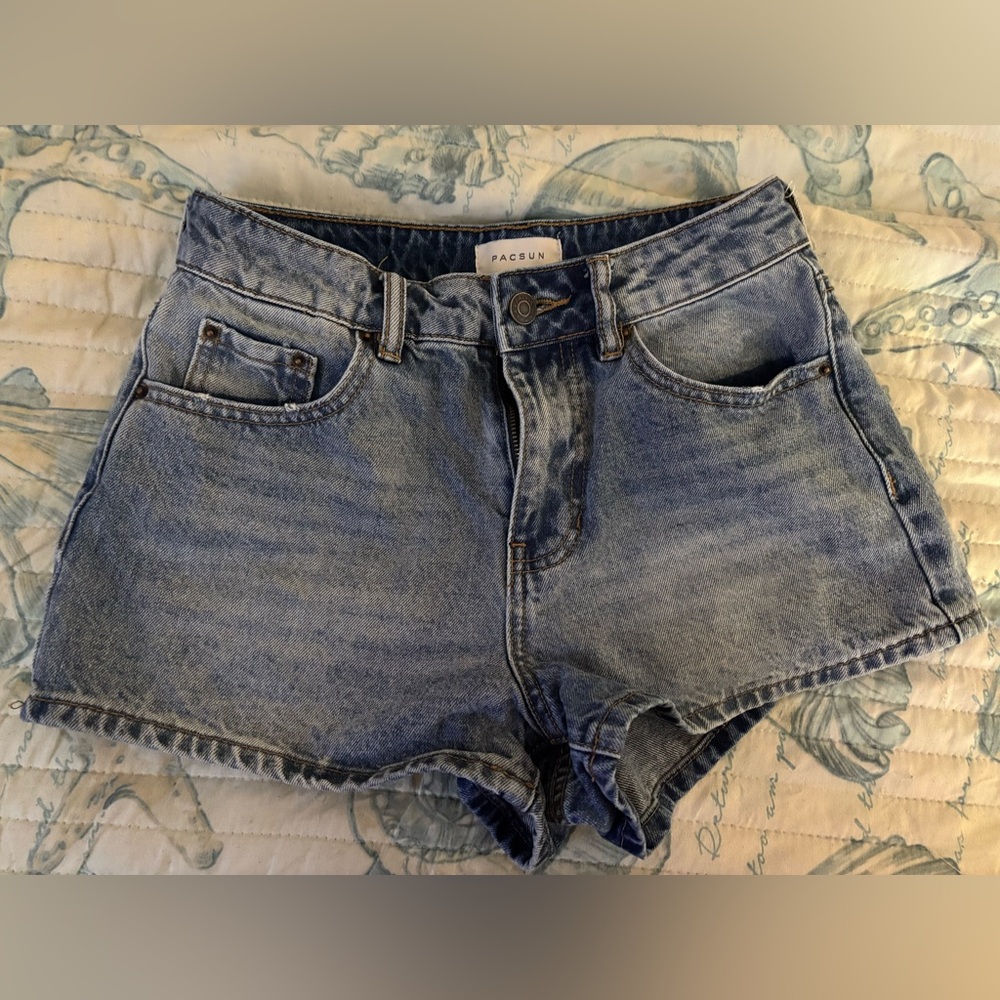 PacSun Women's Blue Denim Shorts Mom Short Size 25 EUC